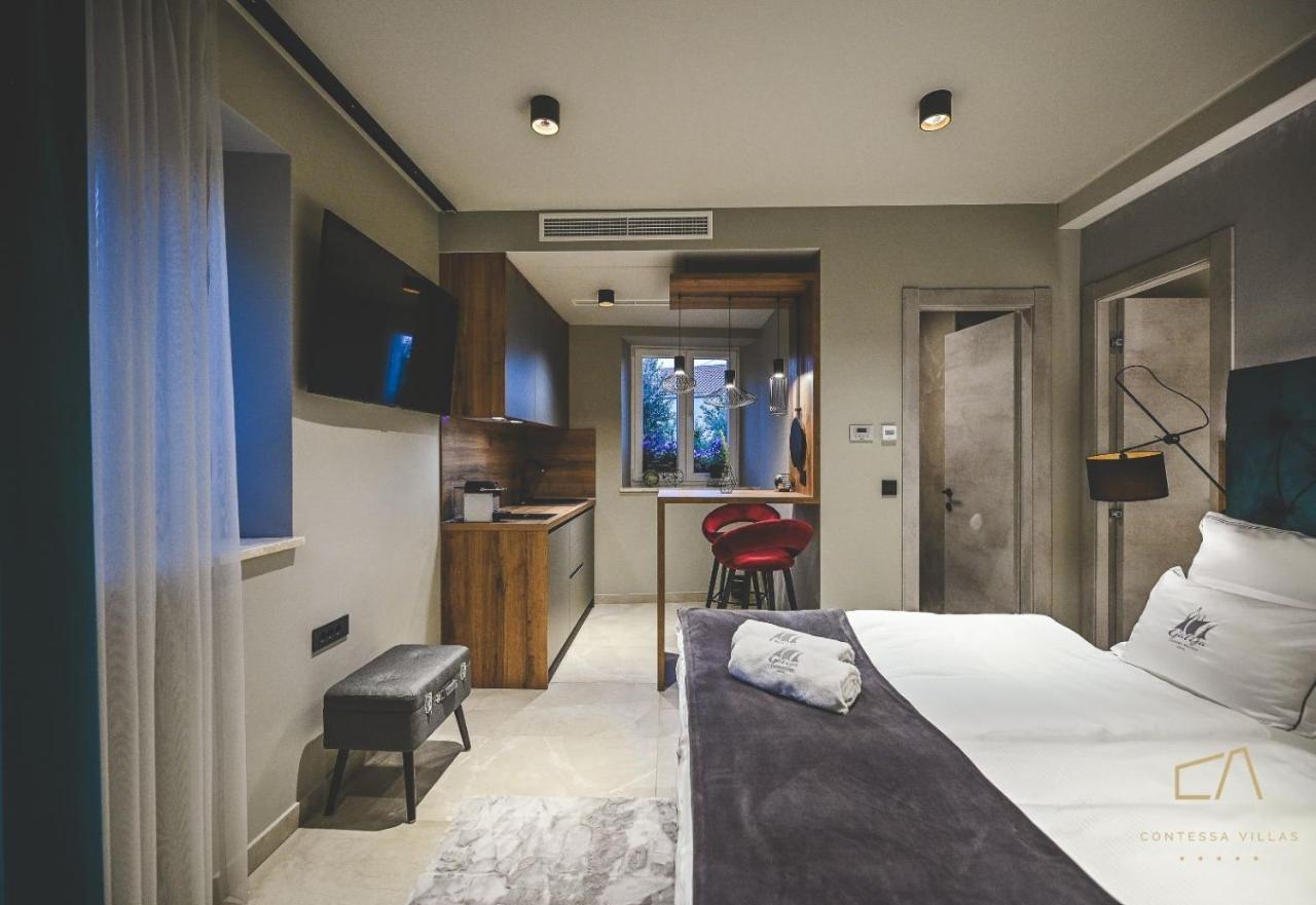 קרק Galija Luxury Suites מראה חיצוני תמונה